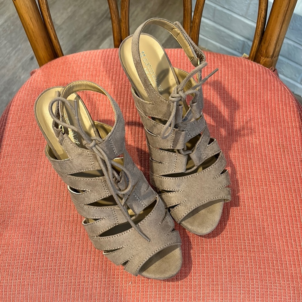 Naturalizer heels